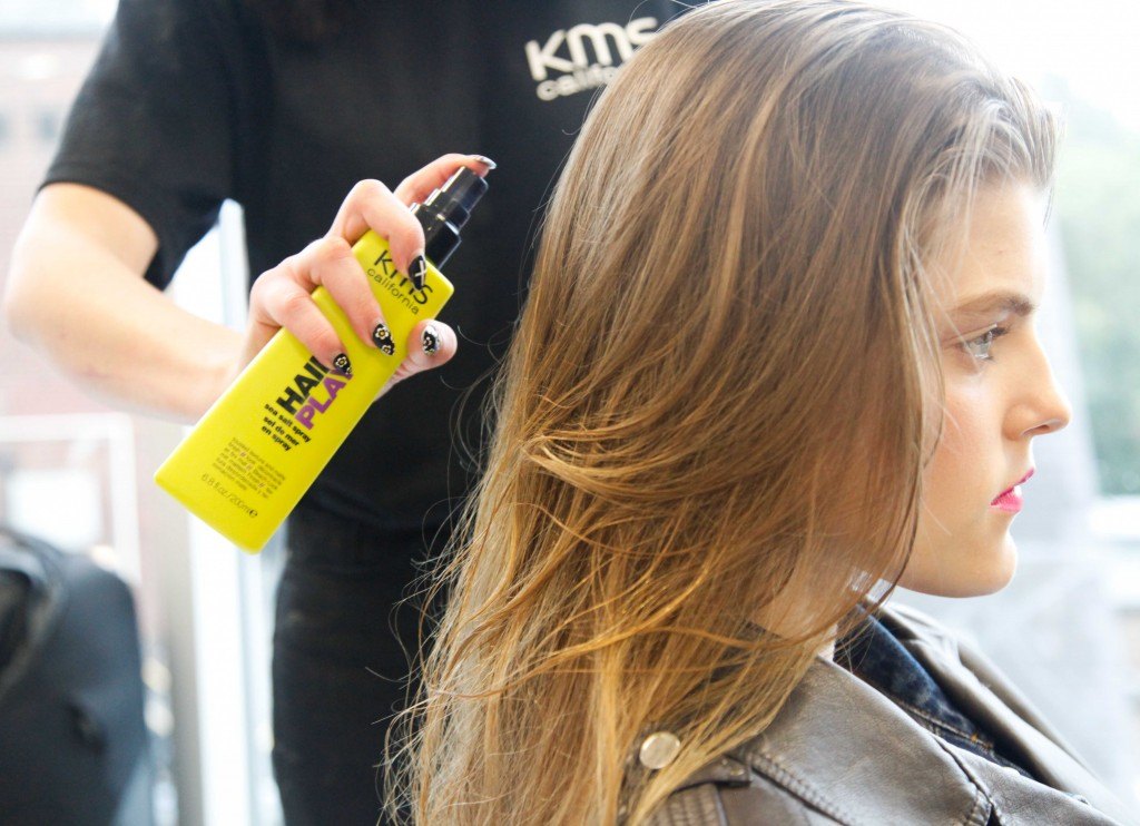 Complete Guide To Spray Your Hair Easily