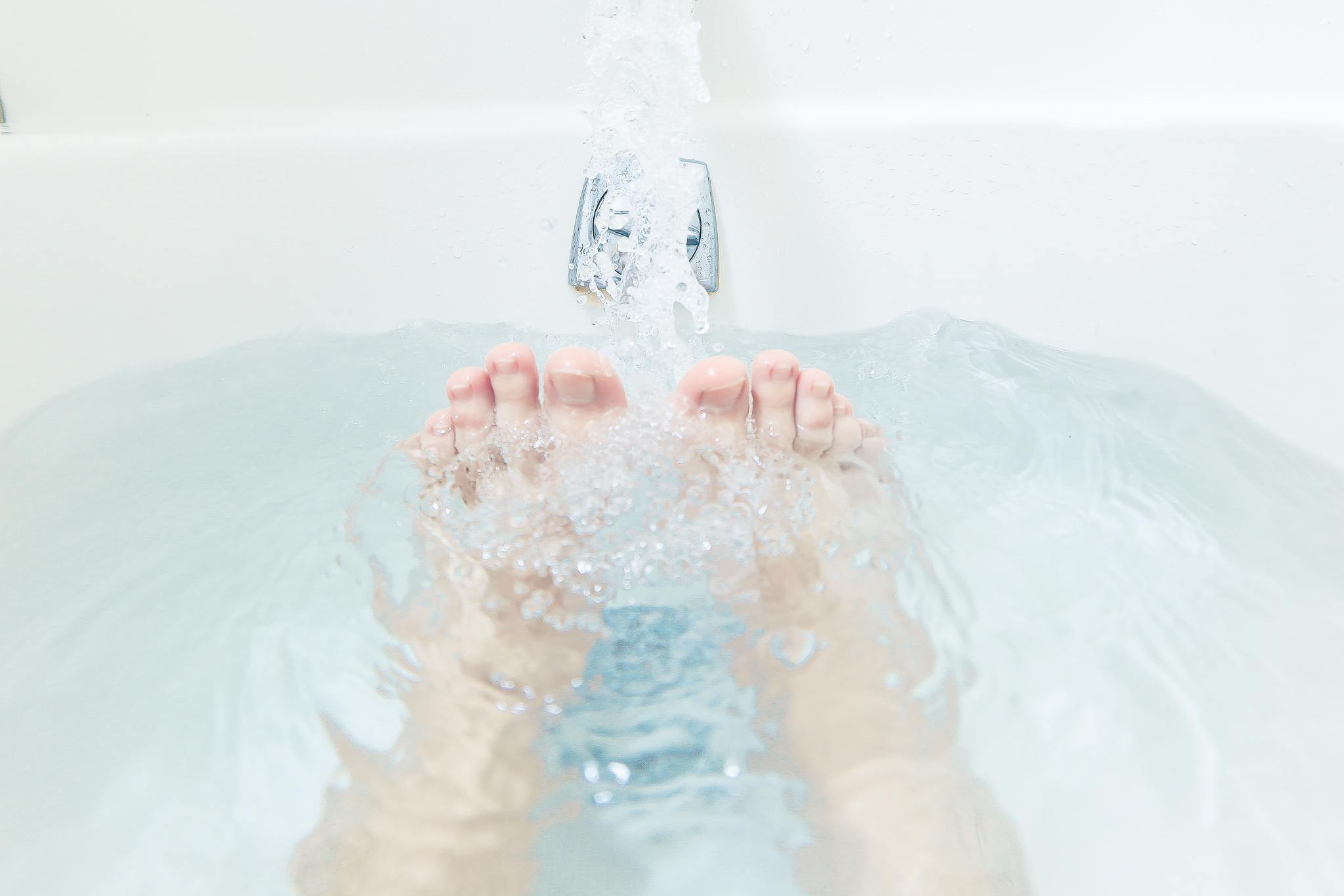 This Is Why You Should Try an Epsom Salt Bath Even If You Aren’t a Bath Person