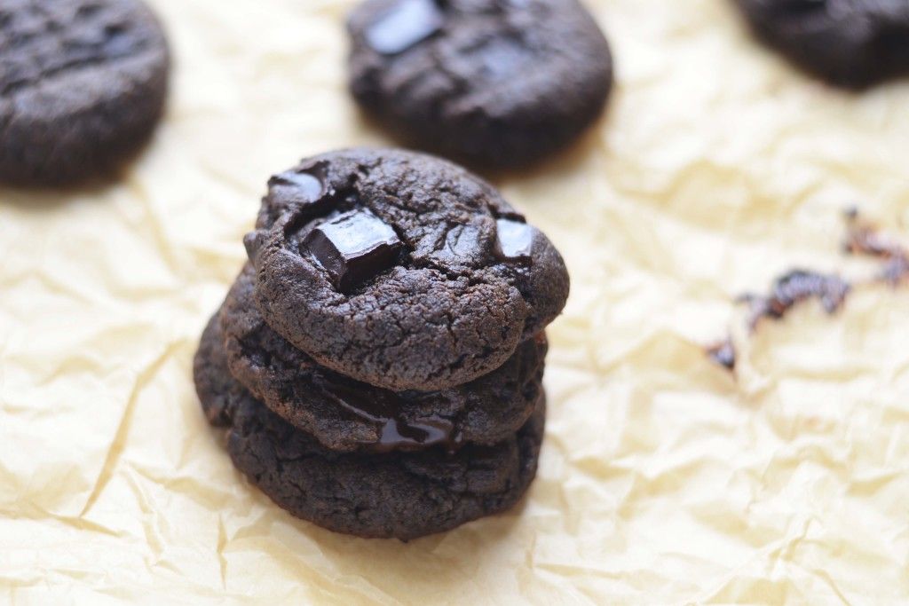 chocolate almond butter cookies // 18 fabulous cookie recipes 