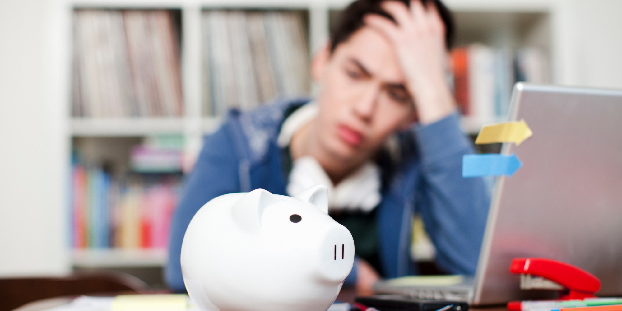 7 ways to save money while at college