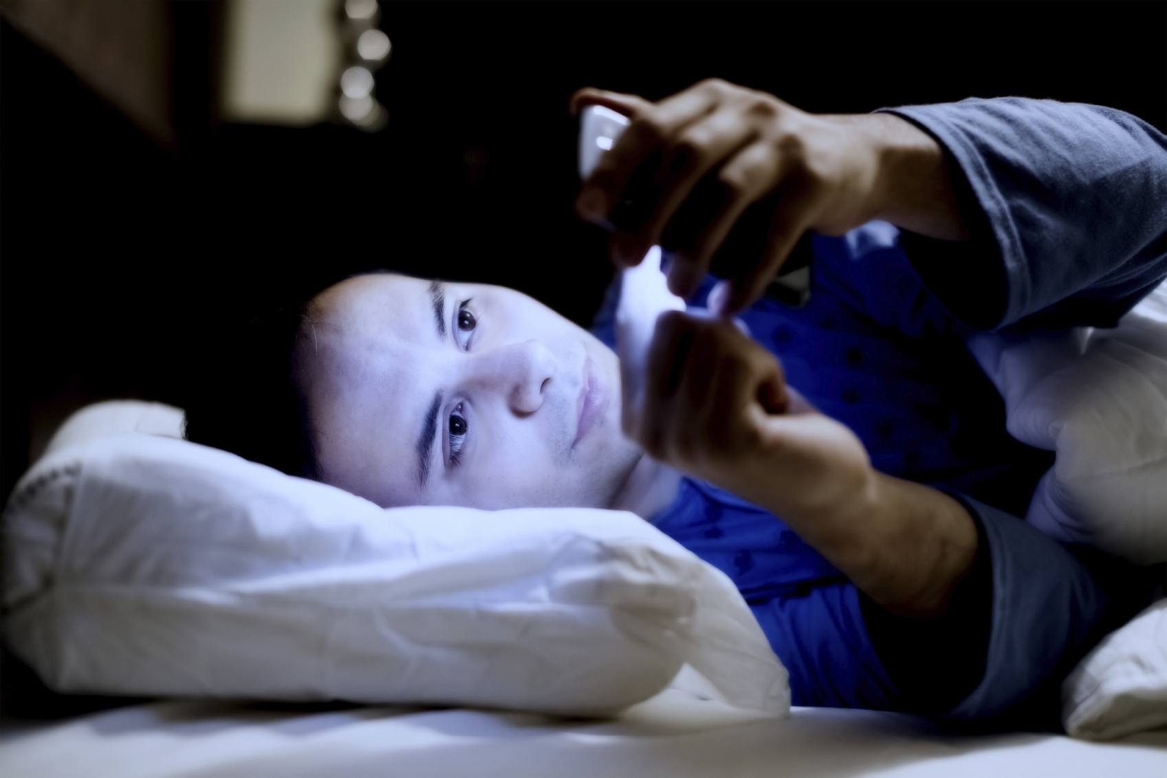 10 Signs You’re Probably Addicted to Your Smartphone (and How to Fight Back)