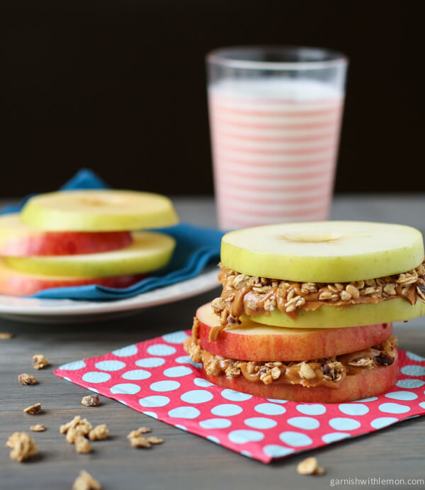 Apple-Sandwiches-with-Almond-Butter-and-Granola