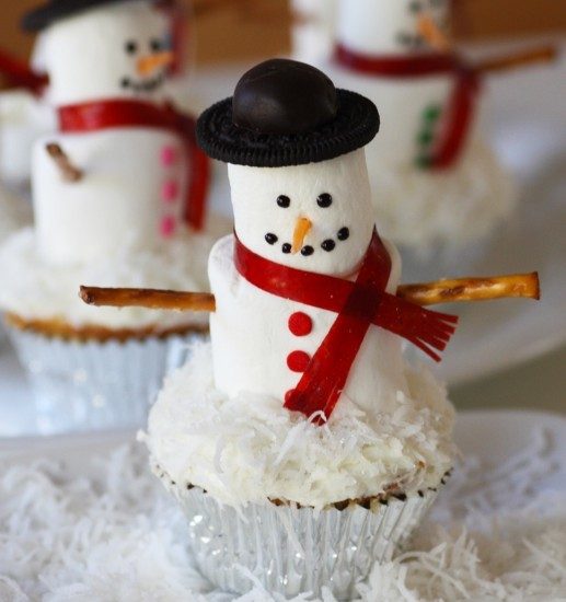 mashmallow-snowman-cupcake-diy-1-2-title2jpg-533x800
