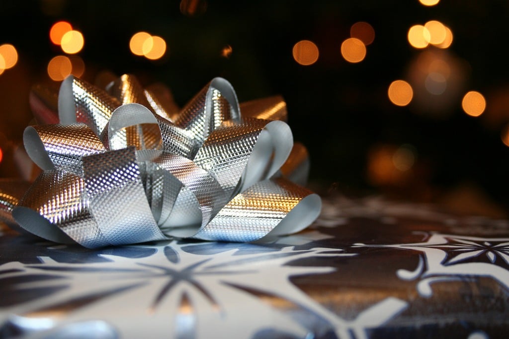 10 Amazing Gifts That You Can Bring To Your Families&#8217; Christmas Parties!