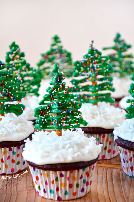 Chocolate-Christmas-Tree-Cupcakes