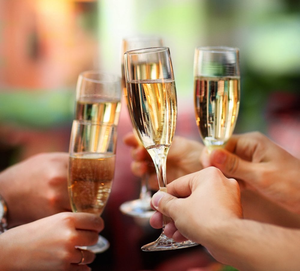Science Says People Who Drink Champagne Are Healthier And Have Better Memory
