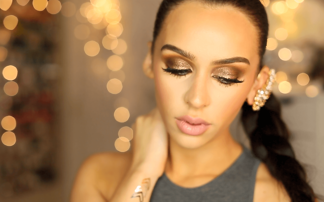 20 Christmas Makeup Looks to Make You Stand Out
