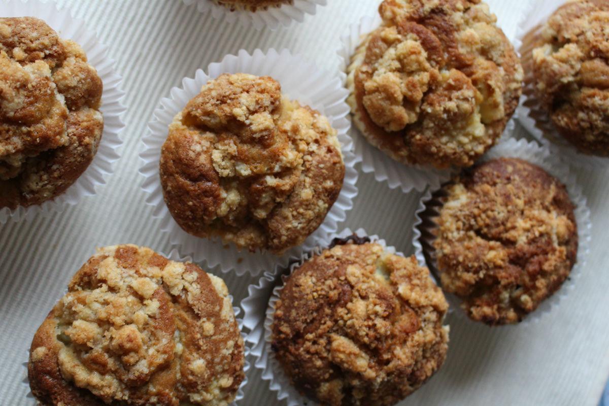 gooseberry-crumble-cheesecake-muffins-2