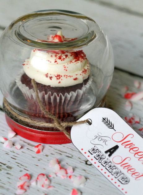 Cupcake-Gift-Jar-so-cute-and-inexpensive.-Plus-free-printable-gift