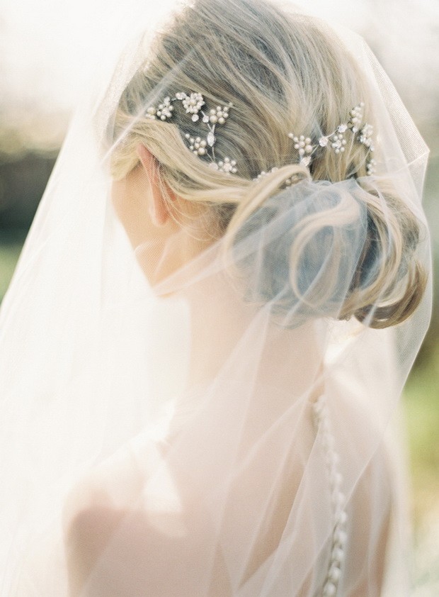 wedding-hairstyles-for-updo-with-wedding-hair-accessories-and-veil-
