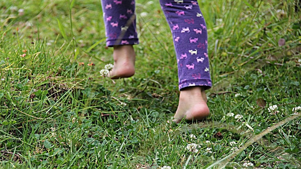 Science Says Walking Barefoot On Earth Can Make You Much Healthier