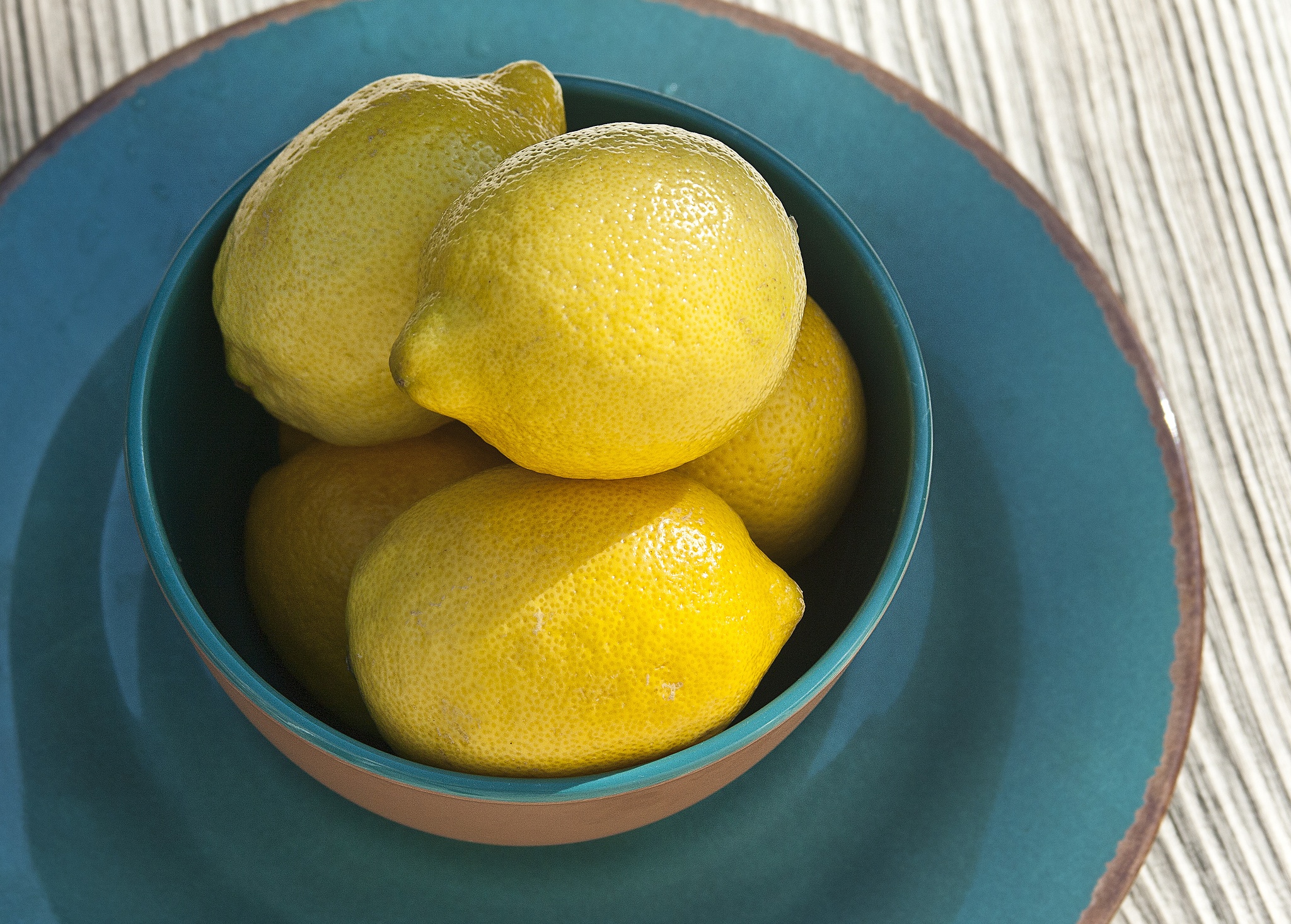 Science Says Eating Whole Fresh Lemons Make You Stronger