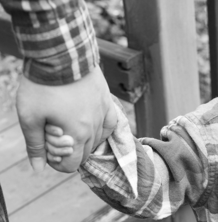 Study Discovers 7 Surprising Benefits of Holding Hands