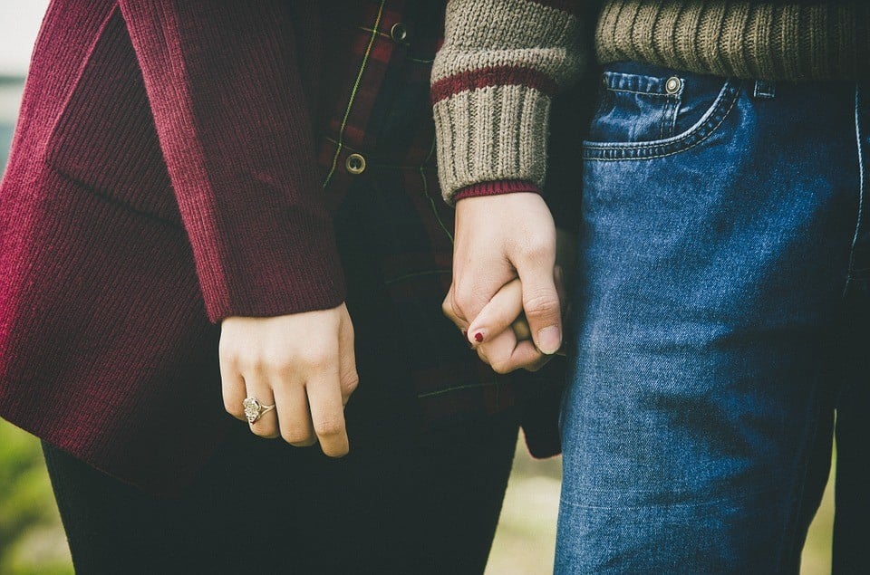 Study Discovers 7 Surprising Benefits of Holding Hands