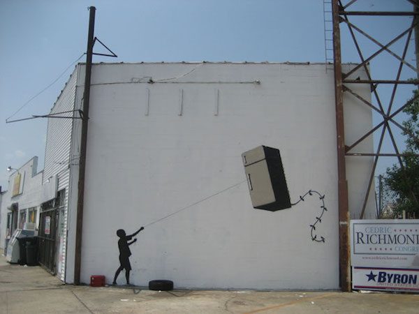 banksy-graffiti-street-art-fridge-kite