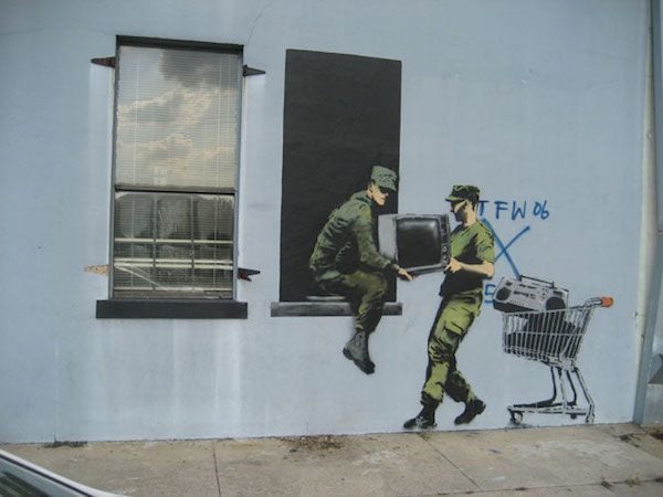 banksy-graffiti-street-art-looters
