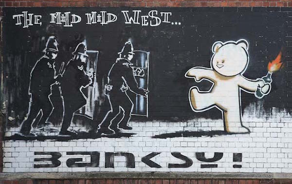 banksy-graffiti-street-art-mild-west-bear