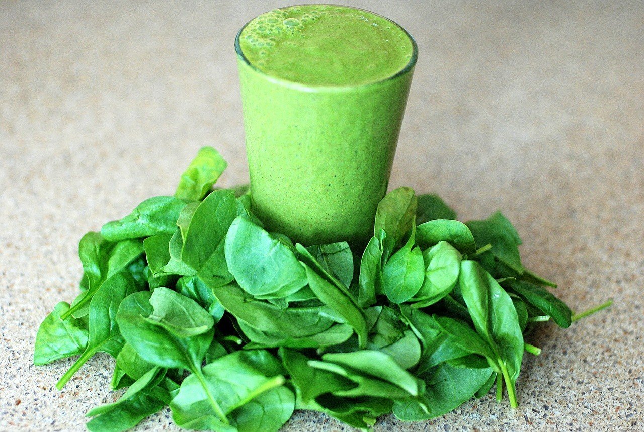 Kale, Spinach & Pear Smoothie