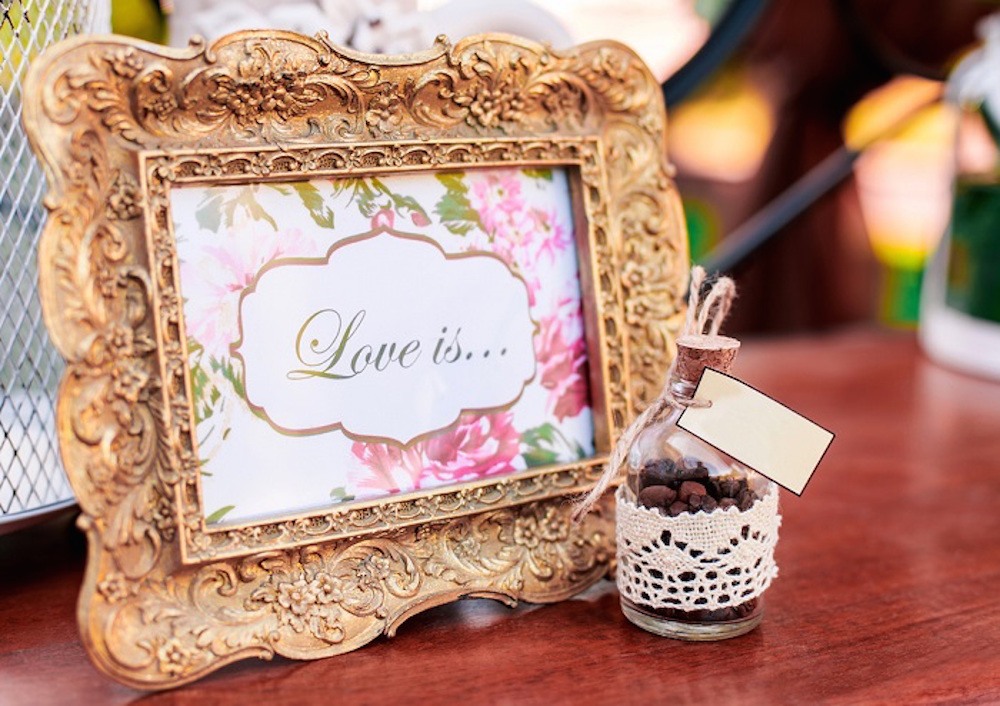 Remember That Special Day By Gifting Photo Frames To Your Loved Ones