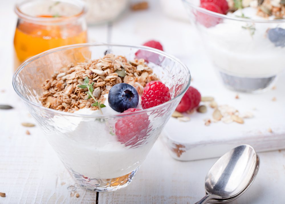 Amazing Benefits Of Greek Yogurt (+5 Refreshing Recipes)