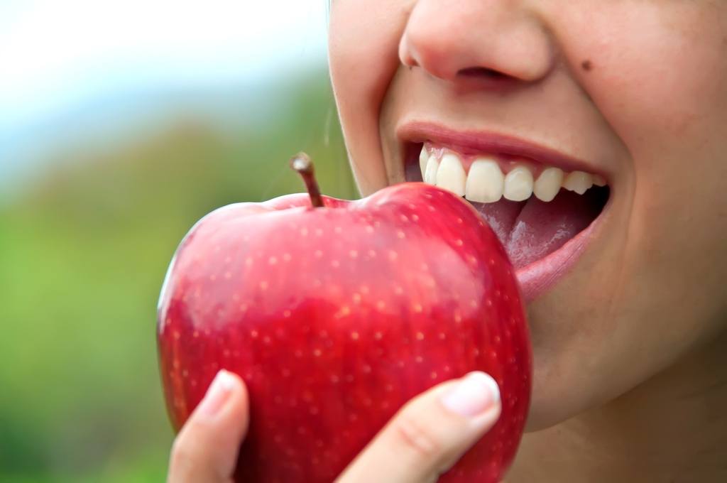 6 Vegetables That Help Keep Your Teeth Healthy