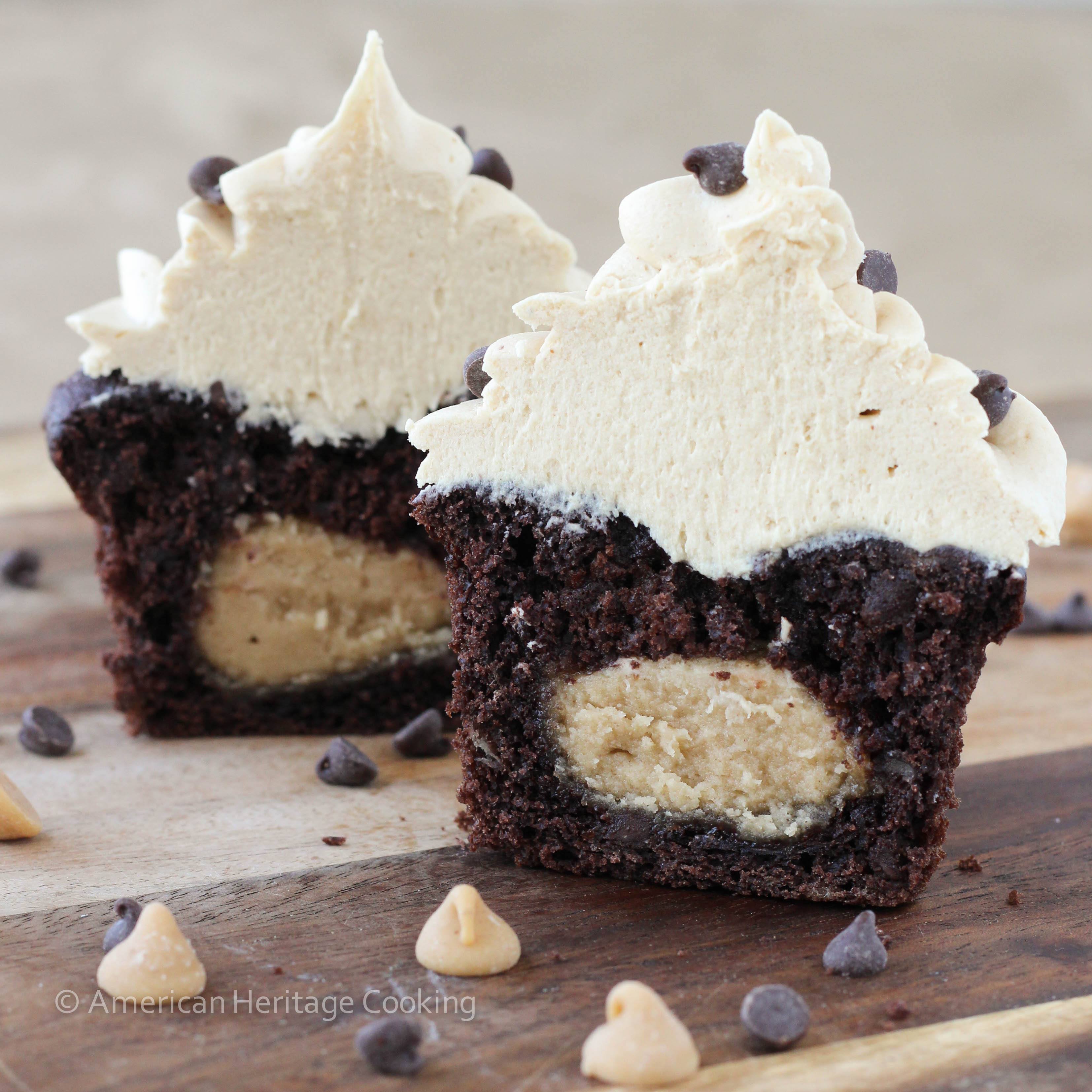 Peanut_Butter_Stuffed_Double_Chocolate_-Cupcakes_Peanut_Butter_Frosting-1404204031