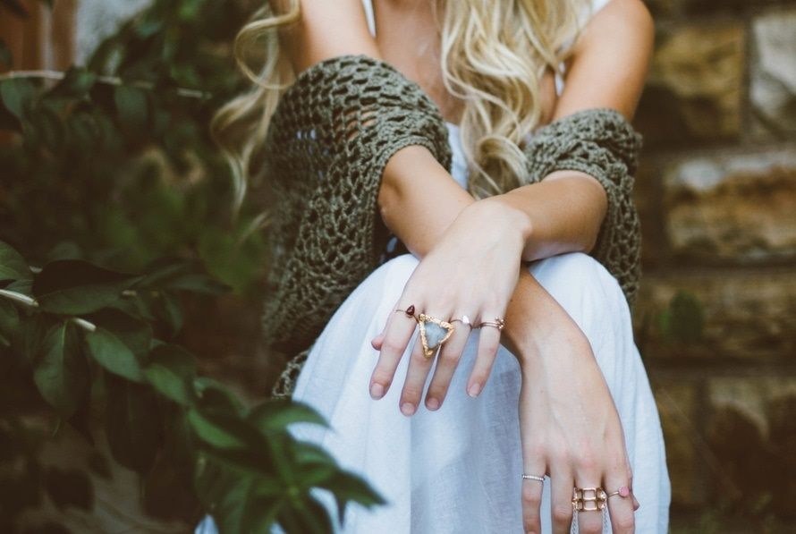 https://www.pexels.com/photo/girl-fashion-hands-rings-24155/