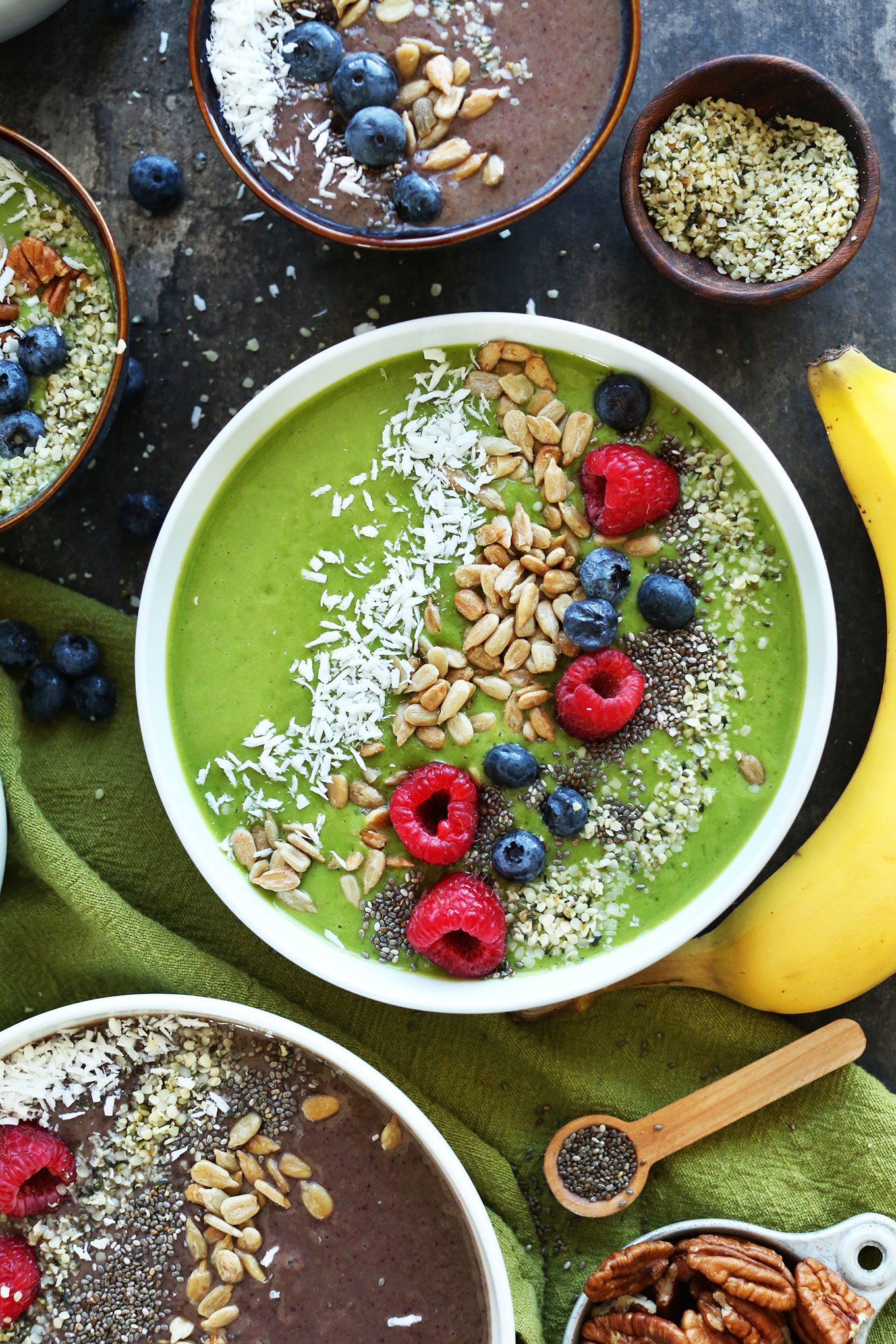 AMAZING-Green-Smoothie-Bowls-Change-the-color-with-shade-of-berry.-The-BEST-way-to-make-a-smoothie-a-meal-vegan-glutenfree