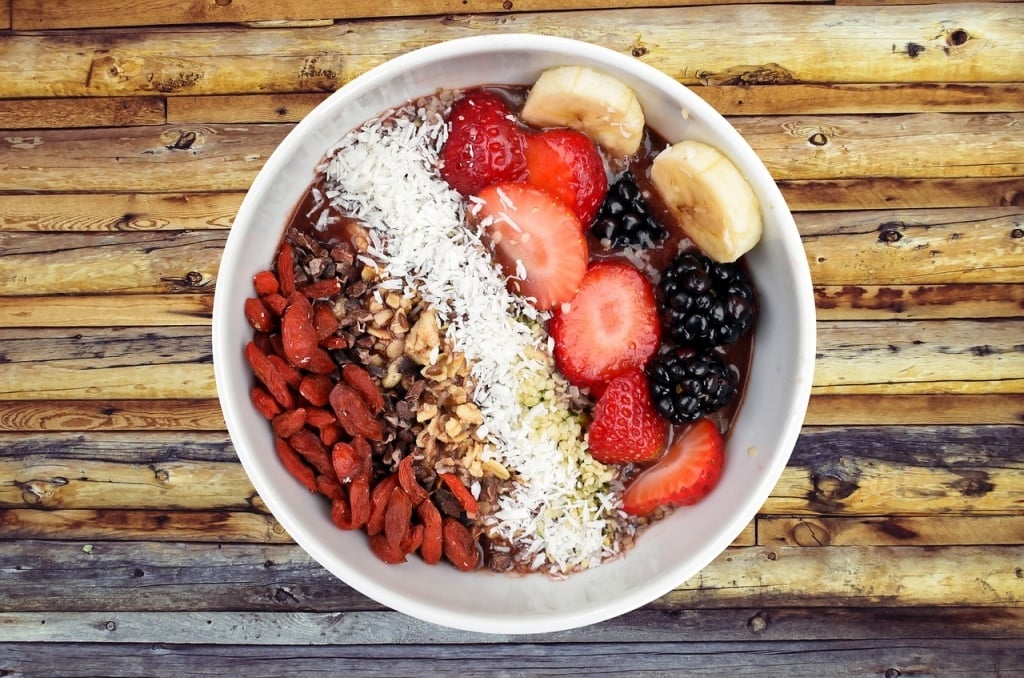 10 Healthy and Gorgeous Smoothie Bowls That Give You a Morning Headstart