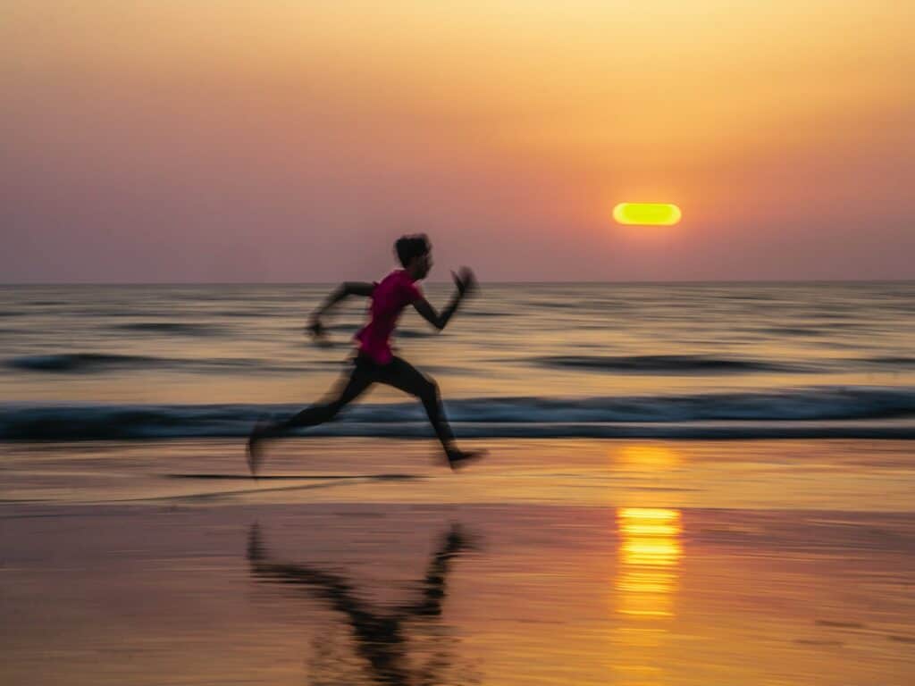 5 Reasons You Should Try Beach Running This Summer