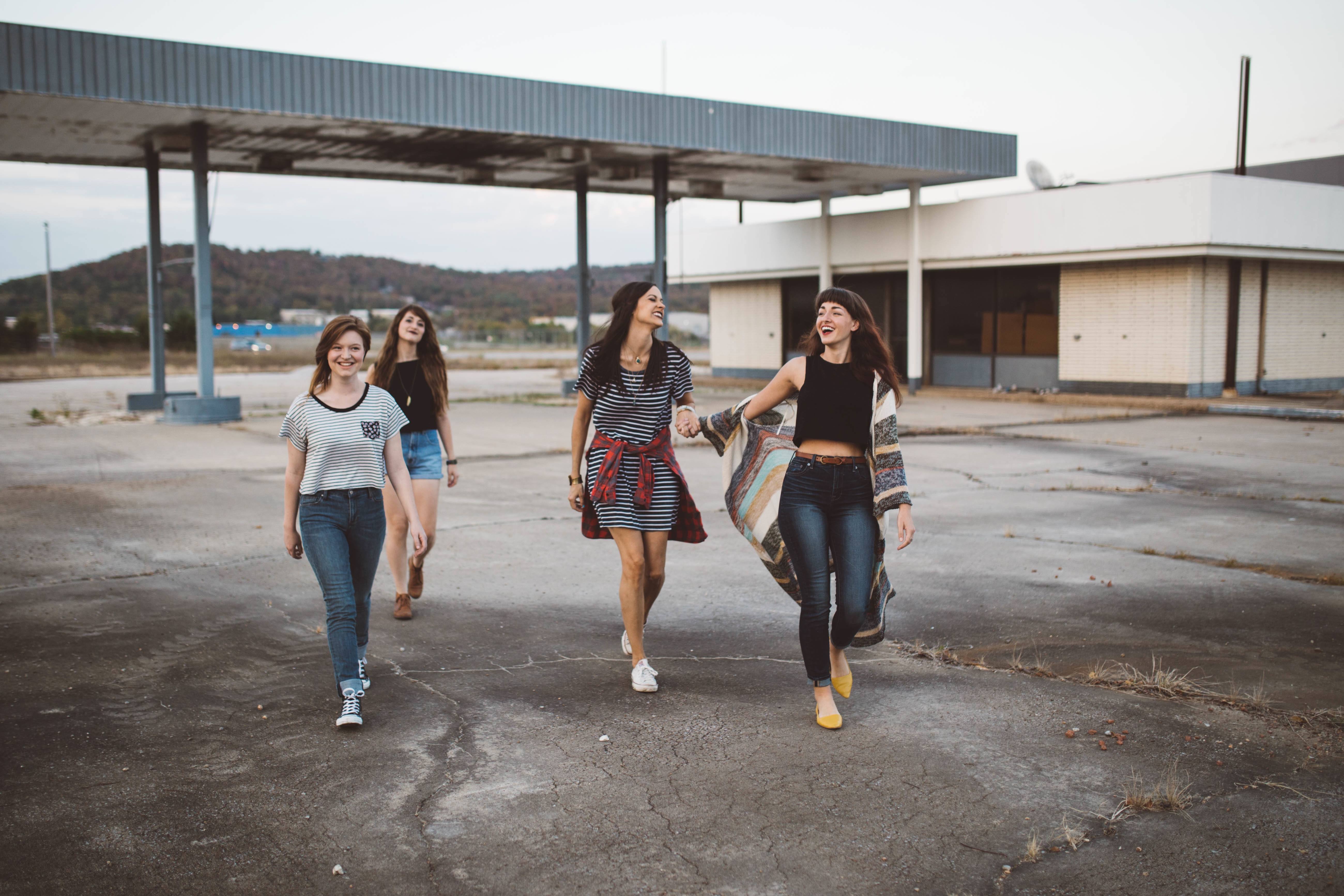 7 Types Of Friends That Are Worth Spending Time With