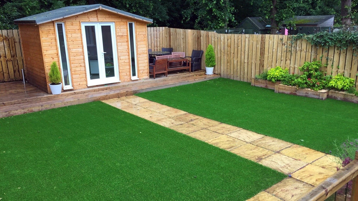 9 Advantages of Using Artificial Grass for Your Lawn