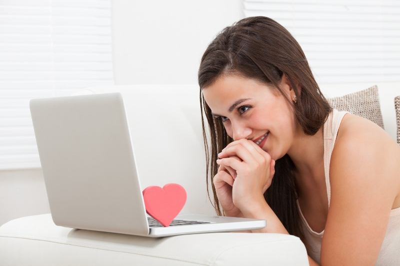 Is Your Tinder Date Lying To You? Run A Background Check