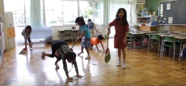 japan-children-cleaning2