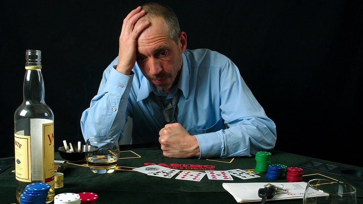 Symptoms, Causes, and Effects of Gambling Addiction - LifeHack