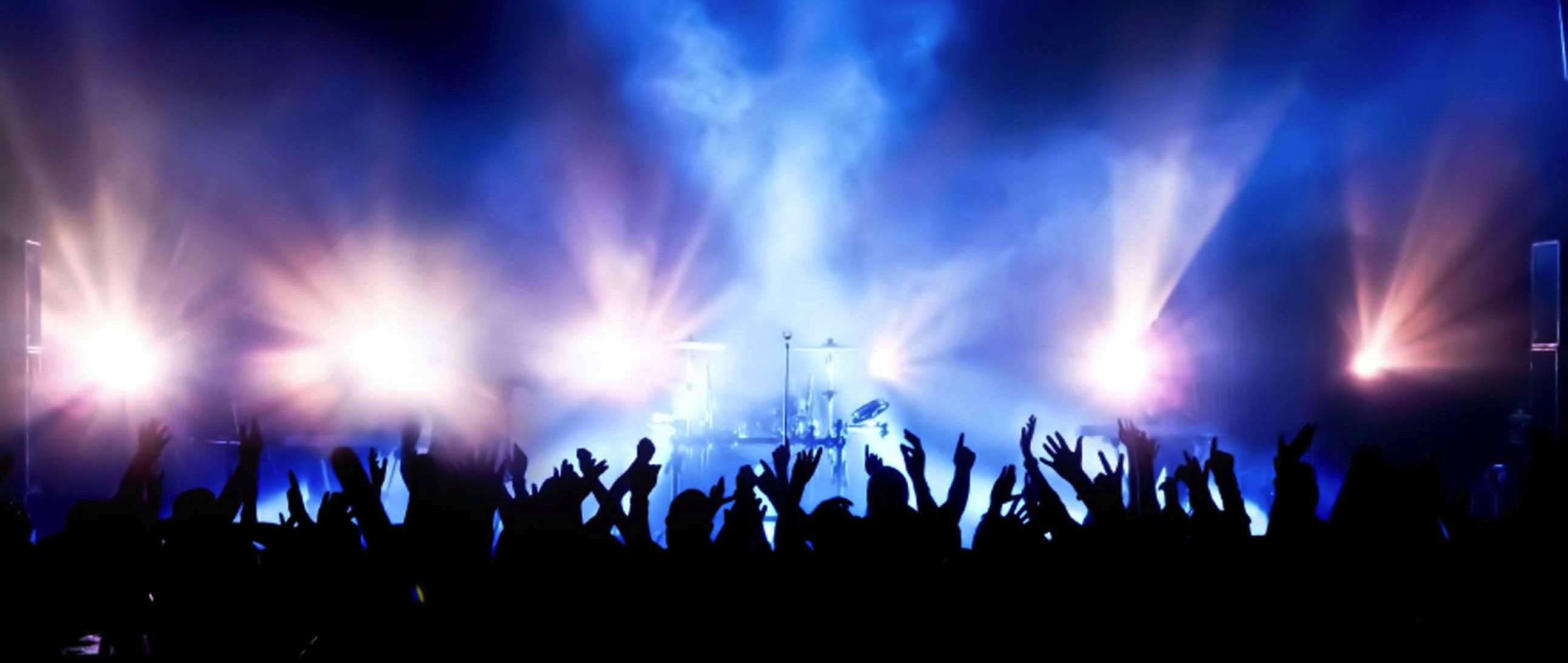 5 Surprising Reasons To Go To A Concert Alone