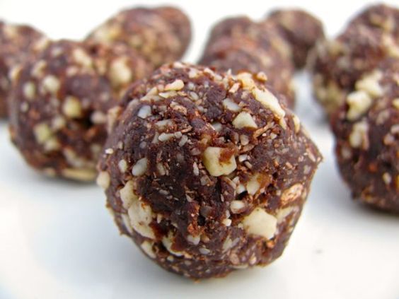 chia-almond-and-cacao-balls