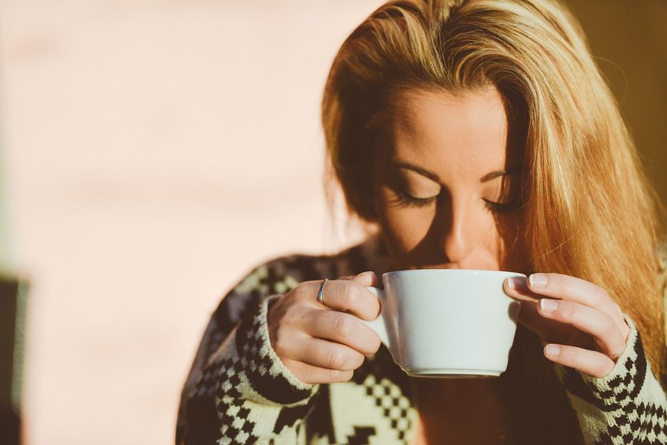 7 Surprising Benefits Of Drinking Warm Water In The Morning