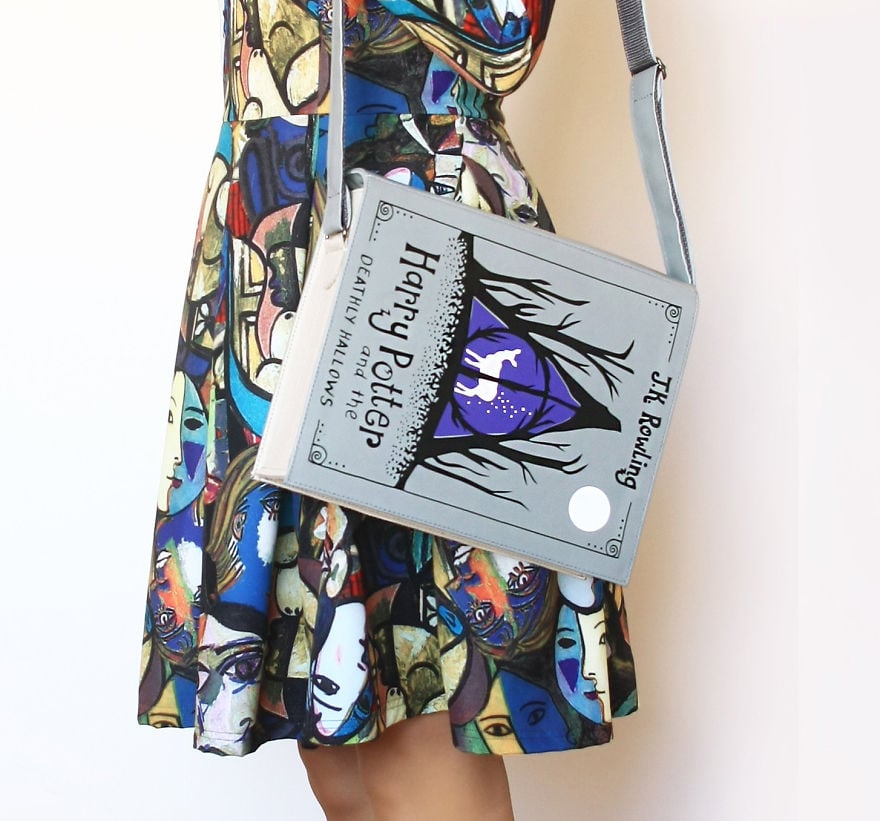 These Wonderful Book Bags Will Definitely Make You Read More Books