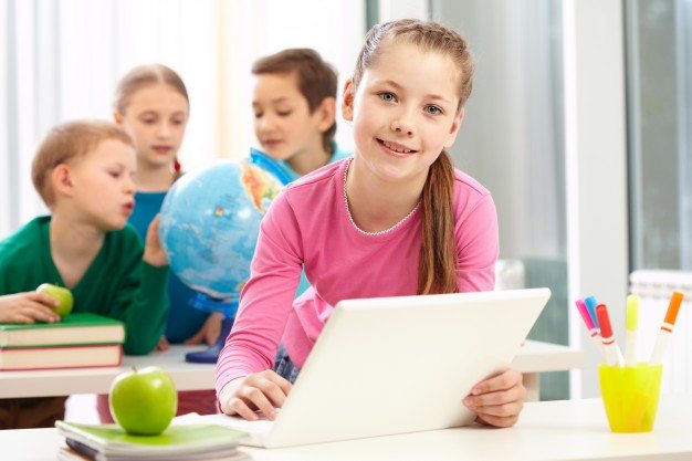 5 Ways Technology in the Classroom Can Enhance Student Learning