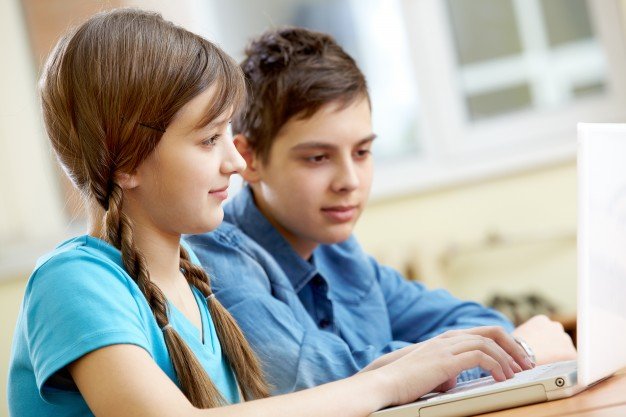 5 Ways Technology in the Classroom Can Enhance Student Learning