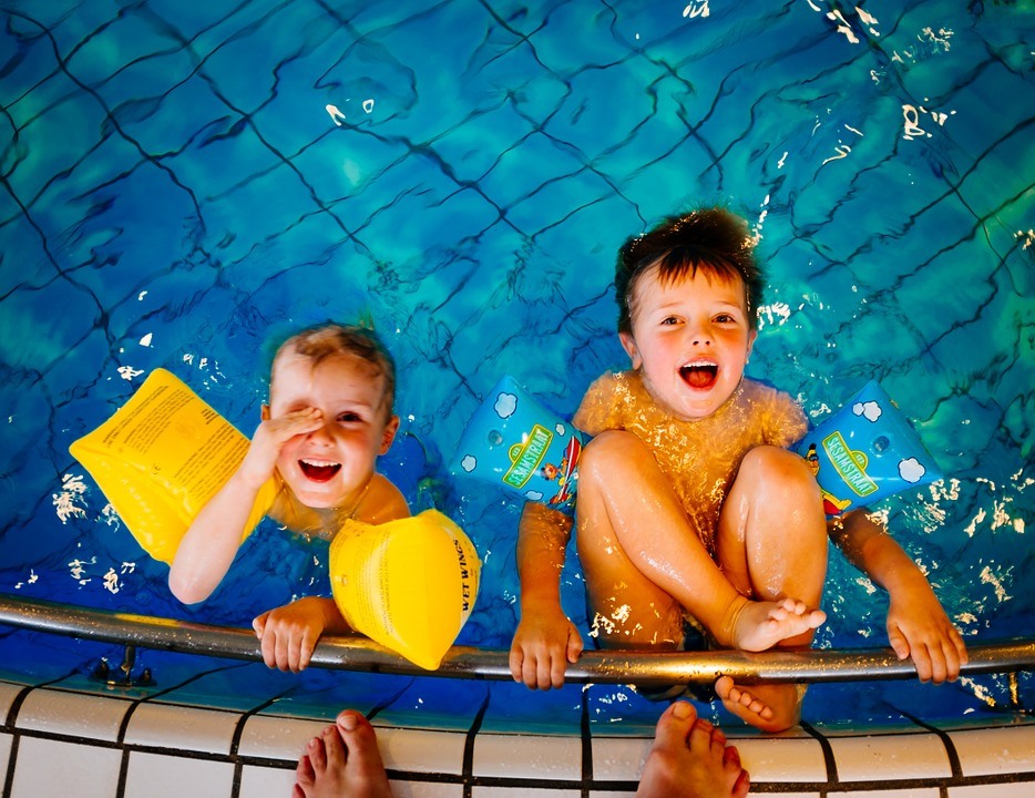 raising healthy children - swimming