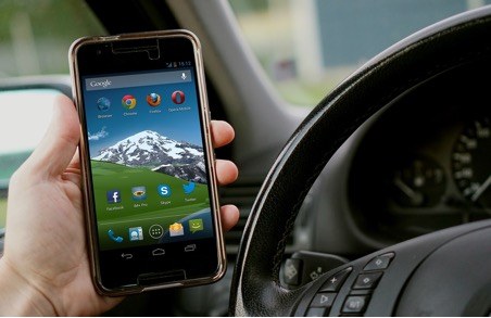 using-mobile-while-driving