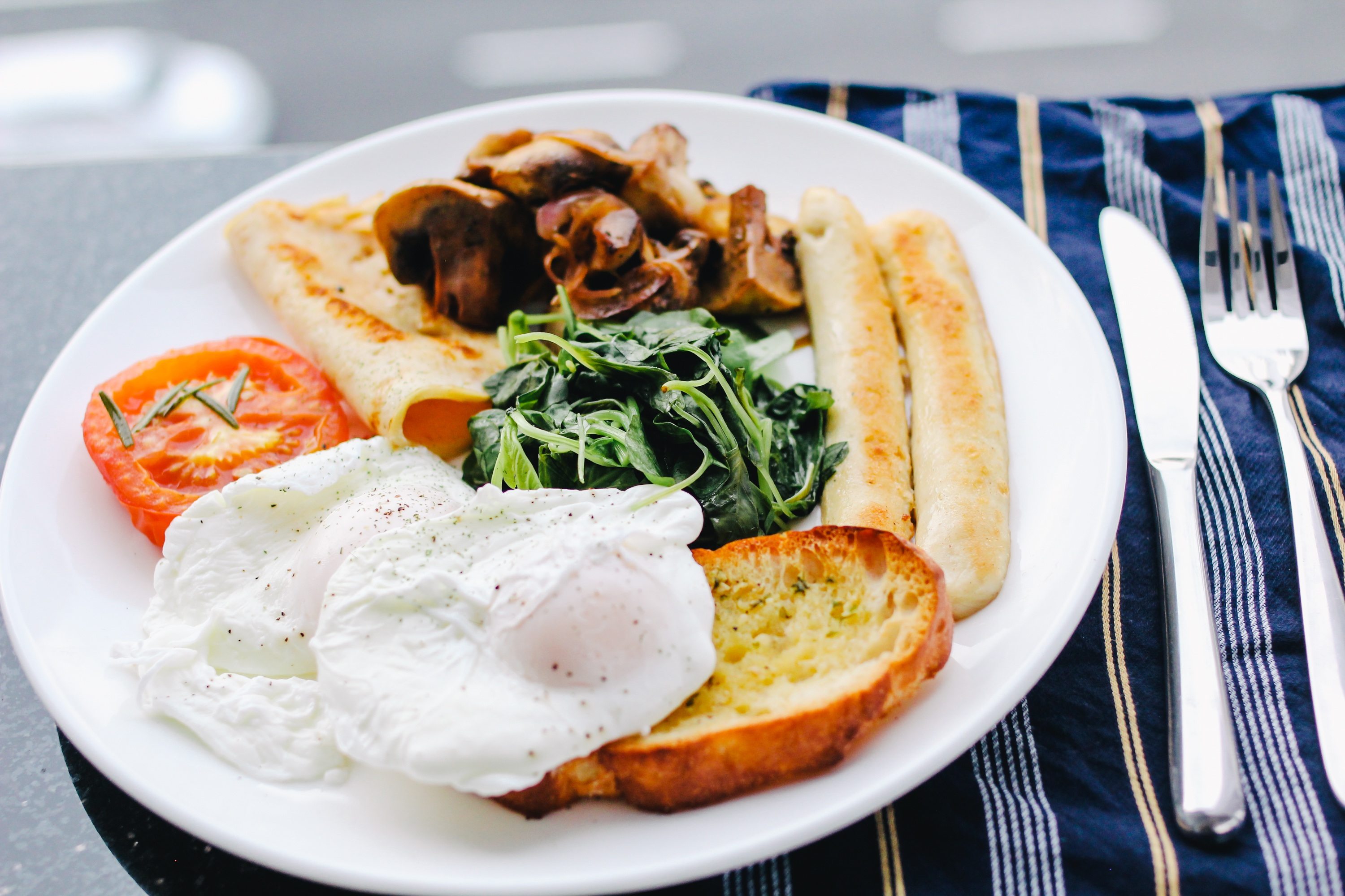 Research Says It’s Healthier To Breakfast Like A King, Lunch Like A Prince And Dine Like A Beggar
