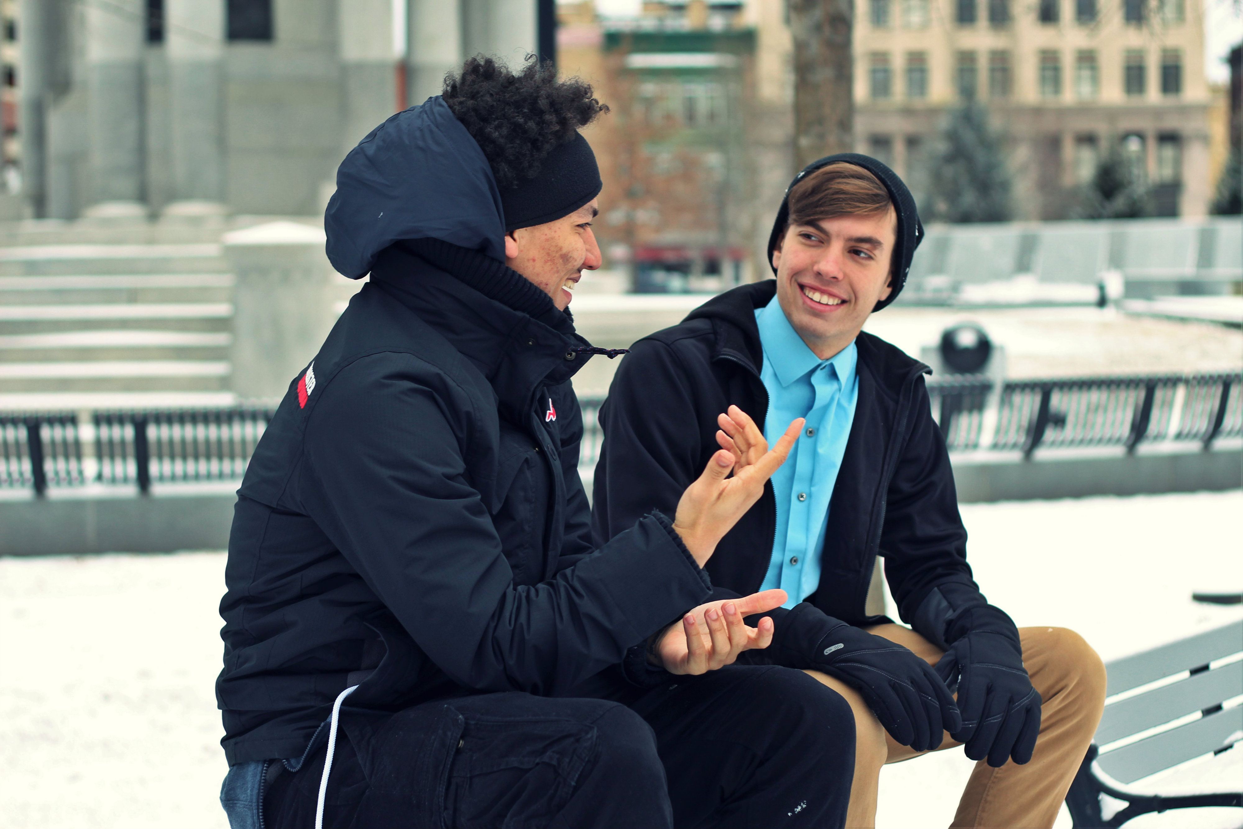 How to Start Talking to Strangers with Ease Even If You’re Shy