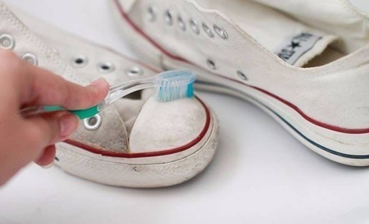 4 Ways To Keep Your Sneakers Clean And Spotless