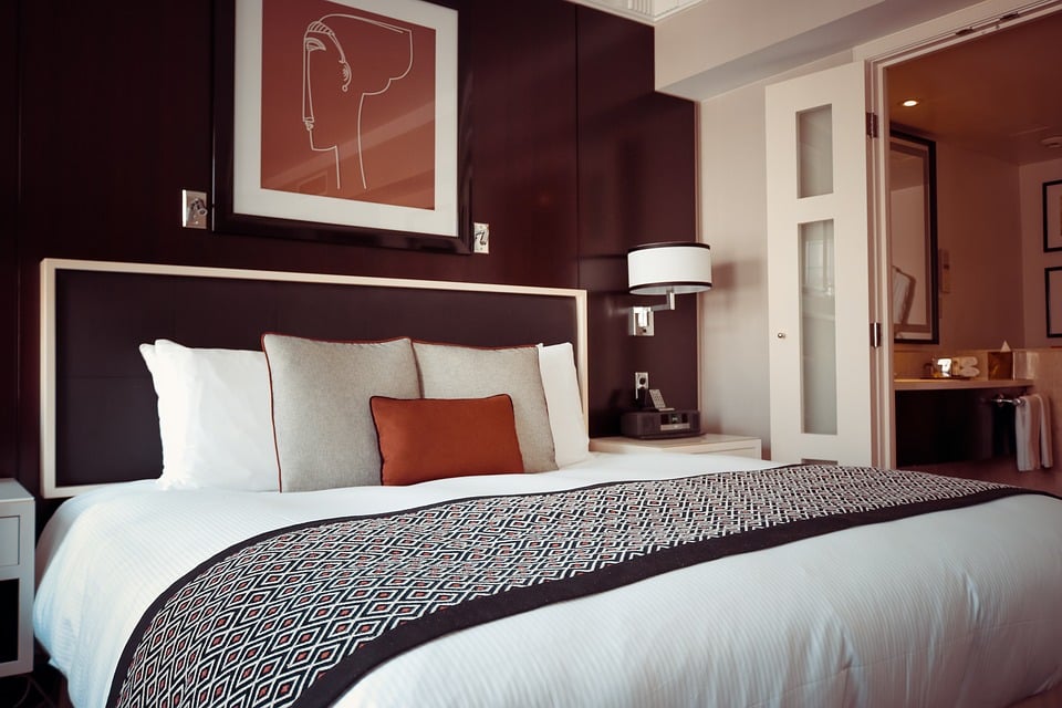 5 of the Dirtiest Parts of Your Hotel Room