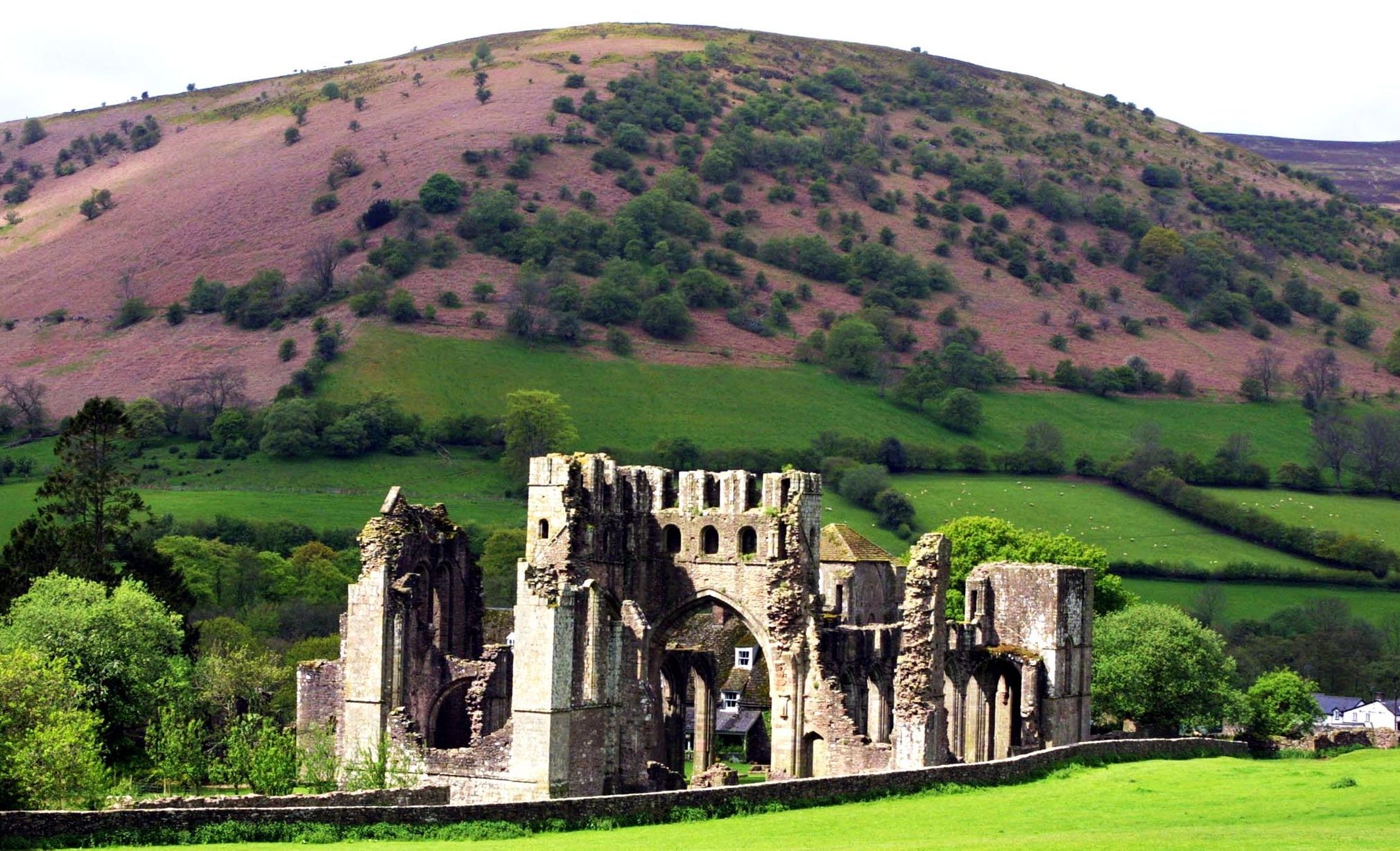23 Dating Ideas With Breathtaking Scenery in Wales