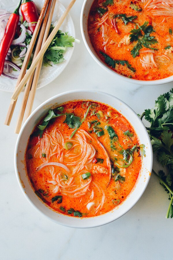 15-minute Coconut Curry Noodle Soup - Quick dinner recipe