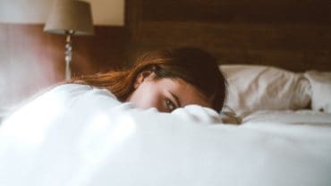 Reasons of Insomnia and How to Combat It (The Complete Guide)